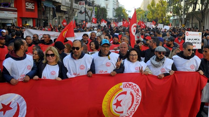 ट्युनिसियामा राष्ट्रपतिको कारबाहीपछि सयौँ आप्रवासीको भागभाग