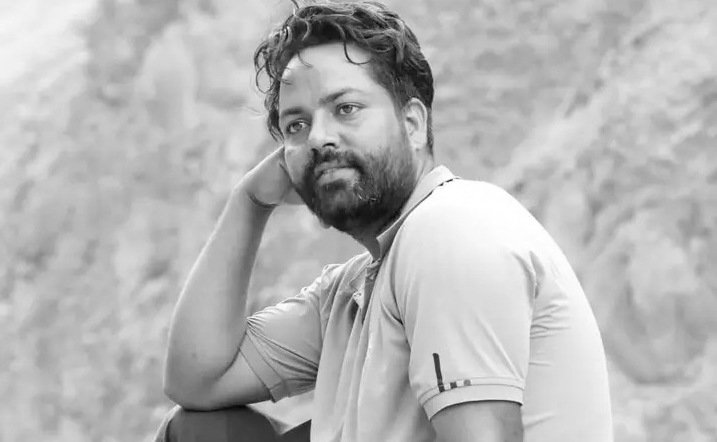 सवारी दुर्घटनामा पत्रकार वीरेन्द्र आचार्यको निधन