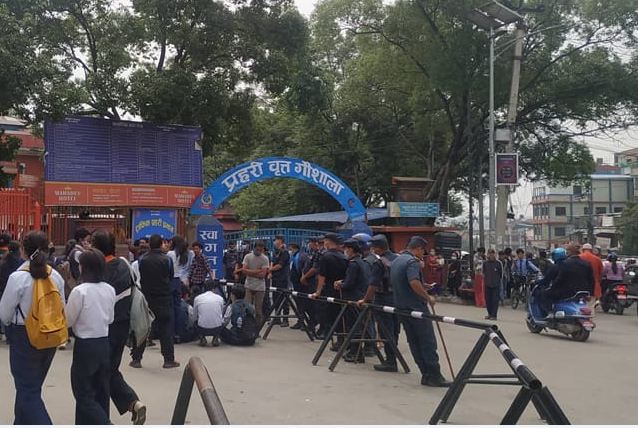 गौशाला प्रहरी वृत्त अगाडि आज पनि सेन्ट लरेन्सका विद्यार्थीको प्रदर्शन