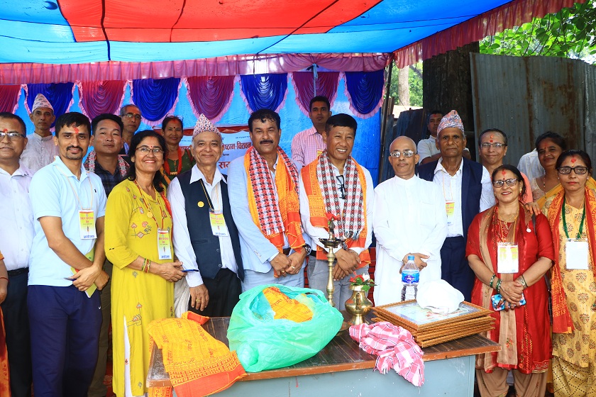 भरतपुर महानगर उपप्रमुख चित्रशेन अधिकारीद्वारा बोलबम मेलाको उद्धघाटन