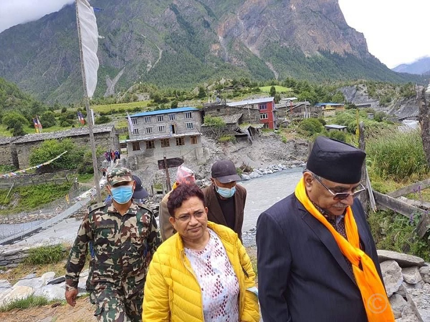 पूर्वप्रधानमन्त्री प्रचण्ड र उर्जामन्त्री भुसालसहितको टोली मनाङमा