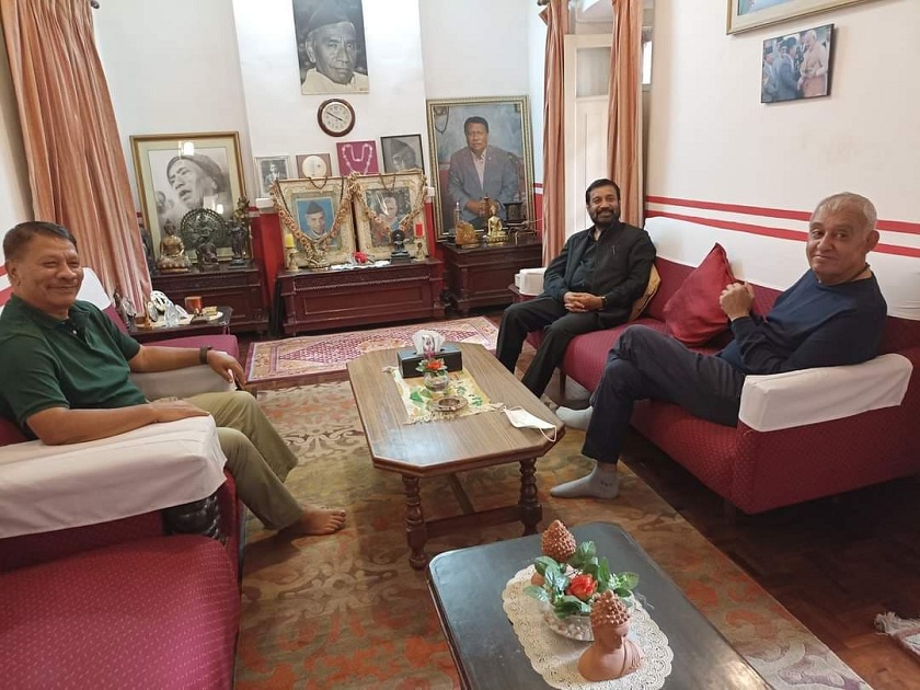 नेपाली कांग्रेसका तीन नेताबीच चाक्सीबारीमा छलफल