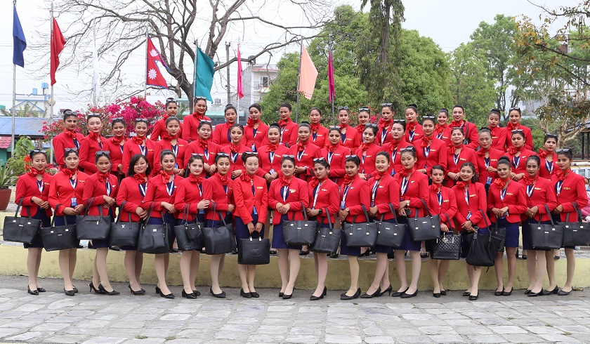 कसरी बन्ने एयर होस्टेस ?