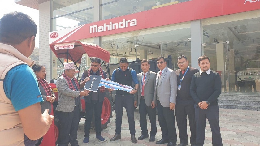 मनकामना दर्शन प्रालीद्वारा शहिद लखन गाउँपालिकालाई महिन्द्र  ट्याक्टर र हाइड्रोलिक ट्रेलर प्रदान