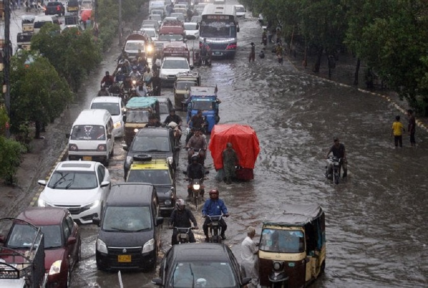 पाकिस्तानमा भारी वर्षा र चट्याङका कारण मर्नेको सङ्ख्या ३९ पुग्यो