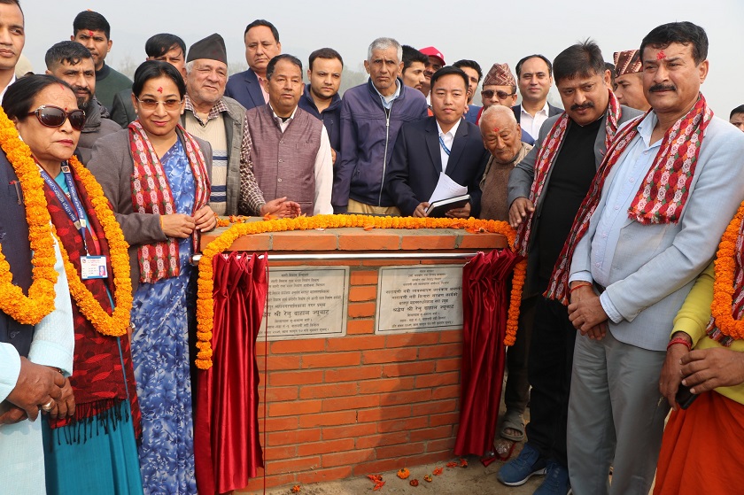 नारायणी नदी संरक्षणमा उच्च प्राथमिकता दिदैँ भरतपुर महानगर, सि बिच र आरती भवनको शिलान्यास