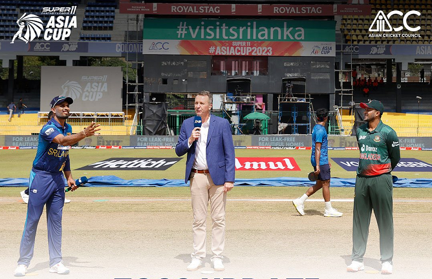 एसिया कप क्रिकेट: पहिलो खेल हारेको बंगलादेश श्रीलंकाविरुद्ध फिल्डिङ गर्दै