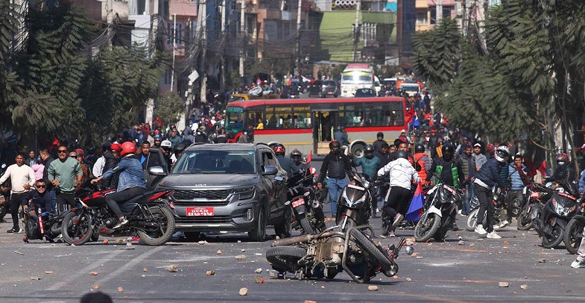 युवा संघ र दुर्गा प्रसाईको समर्थकबीच बल्खुमा  झडप