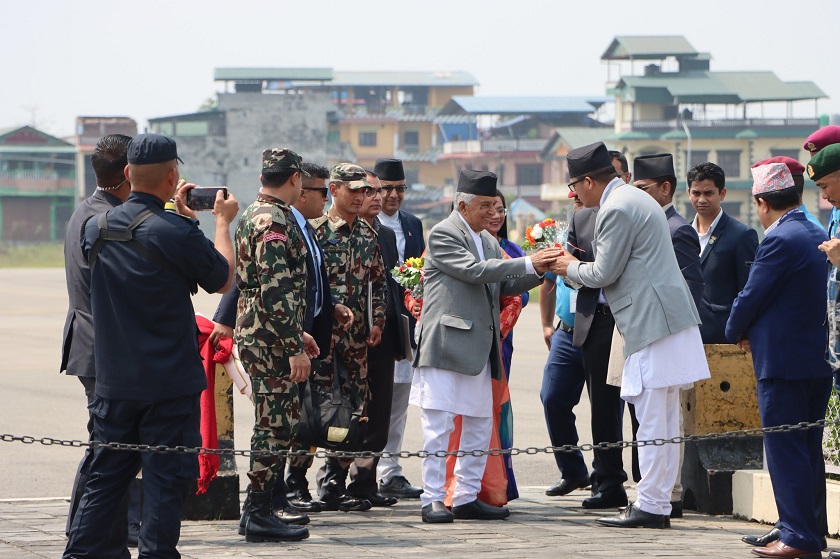 बिभिन्न कार्यक्रममा सहभागी हुन राष्ट्रपति पौडेल चितवनमा