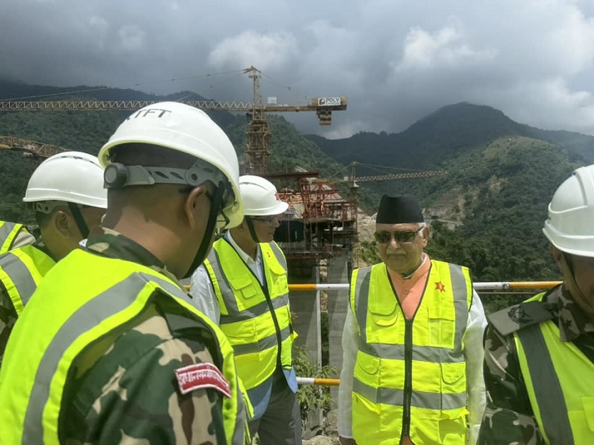 काठमाडौं-तराई द्रुतमार्गअन्तर्गत धेद्रे सुरुङको ब्रेक थ्रु