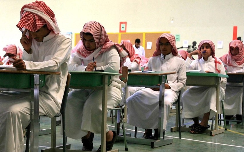 साउदीका विद्यार्थी फेरि विद्यालय जान थाले