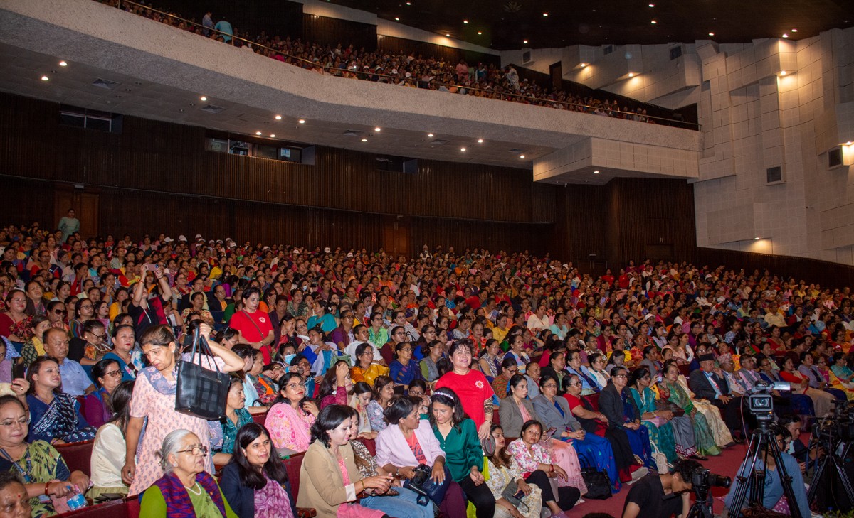 एमाले महिला भेला : १२ समूहमा छलफल हुँदै