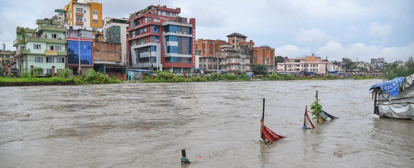 उपत्यकाका नदीमा जल सतह बढेपछि करिडोरमा प्रहरी गस्ती