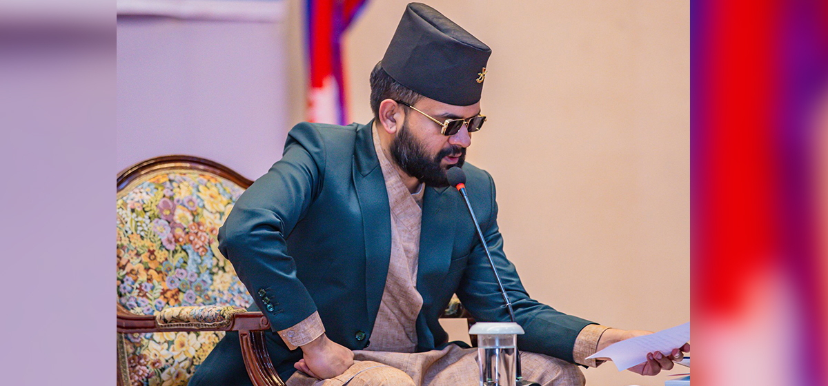 मण्डिखाटारस्थित बालेन शाहको घरको गेट फुटाइयो