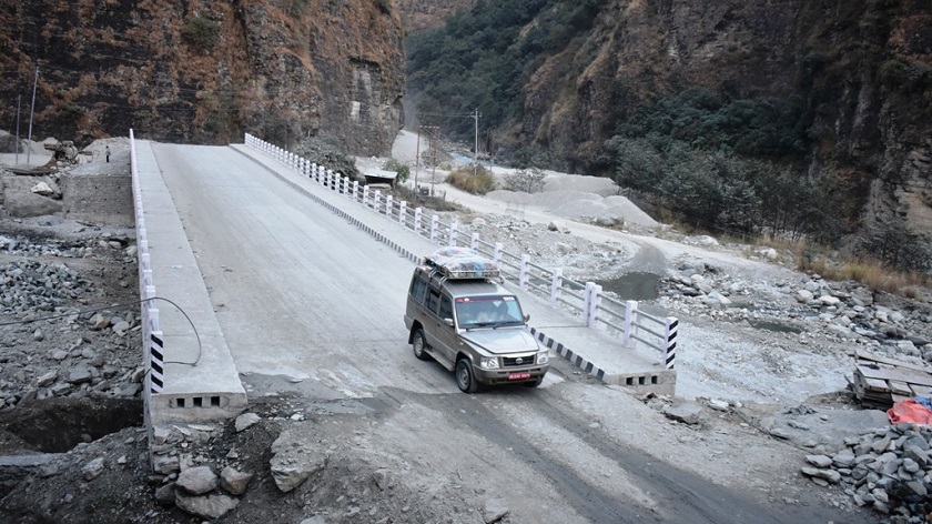 नारायणगढ–मुग्लिन सडकखण्डमा एकैपटक सञ्चालनमा आए ३ वटा पुल