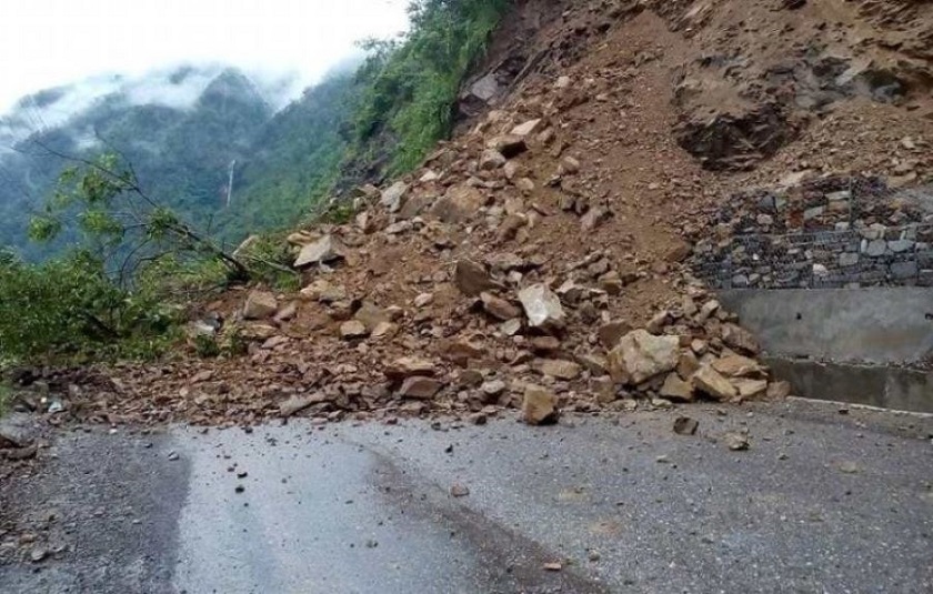 सिस्नेरी सडकखण्डमा पुनः यातायात सञ्चालन