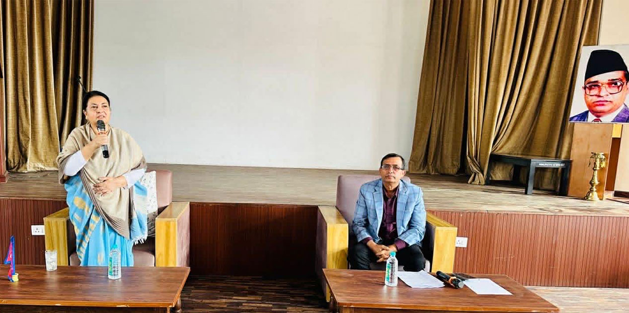 पूर्वराष्ट्रपति भण्डारीद्वारा एमालेका जनसंगठनका नेताहरूसँग परामर्श