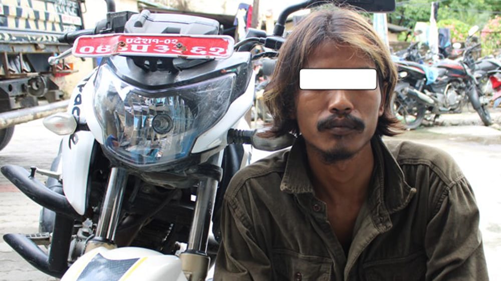 मोटरसाइकल चोरी गर्ने एक व्यक्ति पक्राउ
