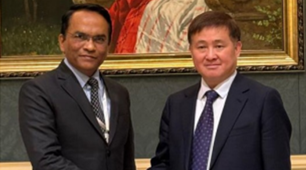 नेपाल र चीनका गभर्नरबीच भेटवार्ता, सहकार्यका विषयमा छलफल