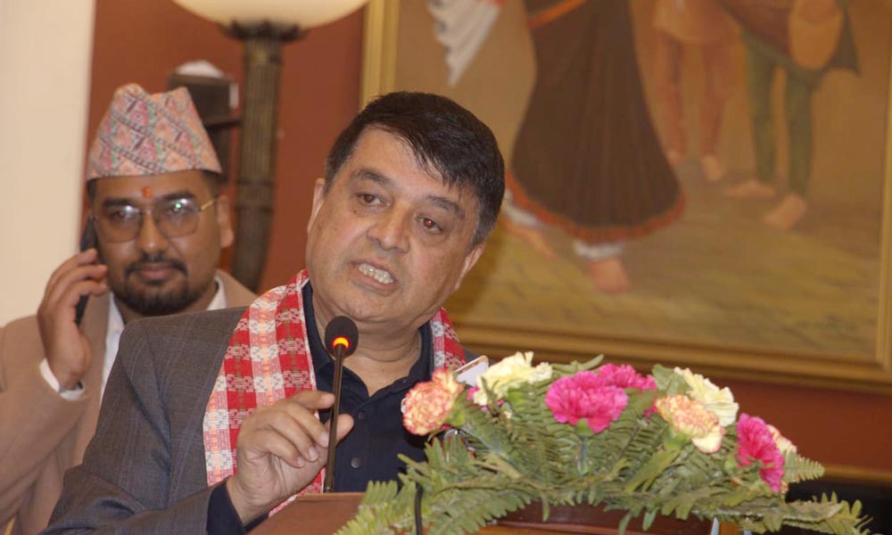 सरकारले निजीक्षेत्रलाई सँगै नलगे अर्थतन्त्रले गति समात्दैनः चन्द्रप्रसाद ढकाल