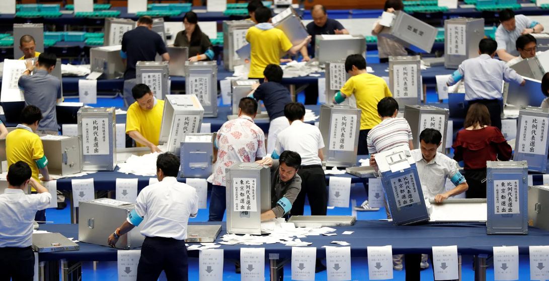 जापानको  निर्वाचनमा सत्तारुढ गठबन्धनले सबैभन्दा बढी मत प्राप्त गर्ने अनुमान