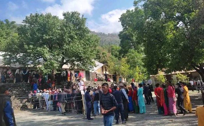 बझाङको जयपृथ्वी-७ मा मतपत्र च्यातियो