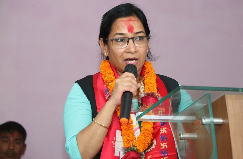 ठेकदारको ढिलासुस्ती र लापरबाहीले भरतपुरका  सडक निर्माणको काम अलपत्र भयो  – मेयर दाहाल