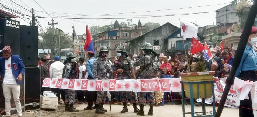 मुख्य चोकमै ओलीको कार्यक्रम, मेची राजमार्ग अवरुद्ध