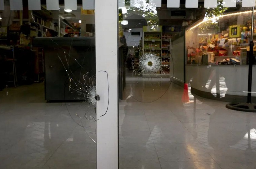 मेसीको परिवारद्वारा संचालित सुपरमार्केटमा जथाभावी गोली प्रहार