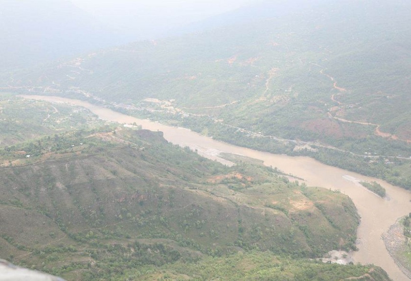 ताप्लेजुङमा पहिरोले घर पुरियो, वृद्ध गम्भीर घाइते