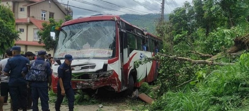 हेटौंडामा यात्रुबाहक बस दुर्घटना, ३७ जना घाइते