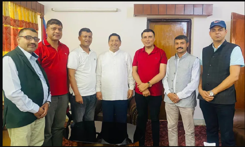 साइबर ब्युरोमा उजुरी परेपछि गणेश बस्नेतले भेटे गृहमन्त्री श्रेष्ठलाई