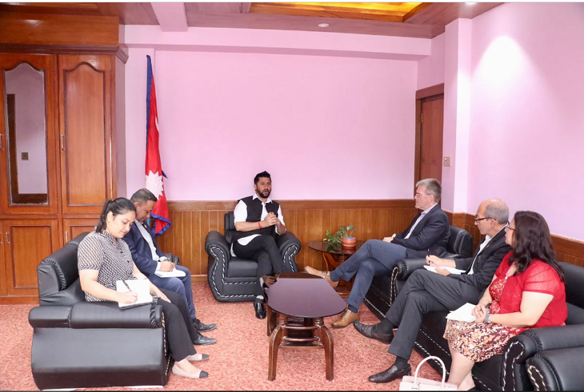 रास्वपा सभापति लामिछाने र अमेरिकी राजदूत थम्पसनबीच भेट