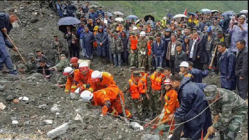 चीनको सिचुवानमा पहिरो : पुरिएर ४ जनाको मृत्यु, ४८ बेपत्ता