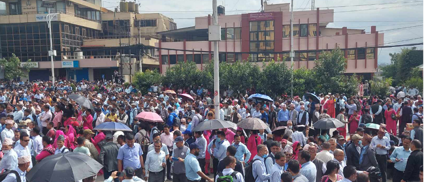 शिक्षकको आन्दोलनले माइतीघरदेखि तीनकुनेसम्म जाम, वैकल्पिक सडक प्रयोग गर्न अनुरोध