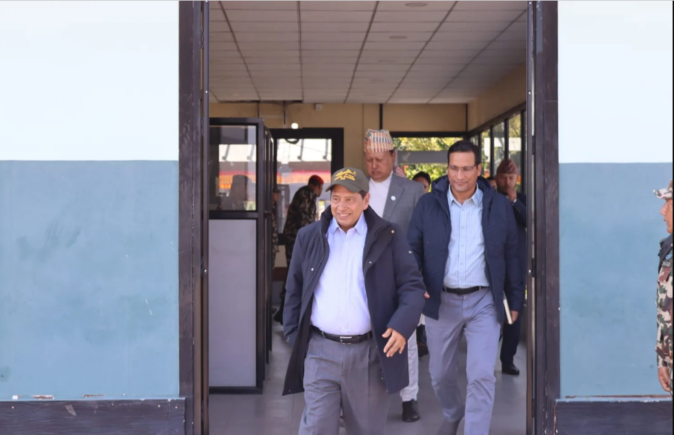 उपप्रधानमन्त्री, मन्त्री र सांसदसहितको टोली प्रभावित क्षेत्रमा जाँदै