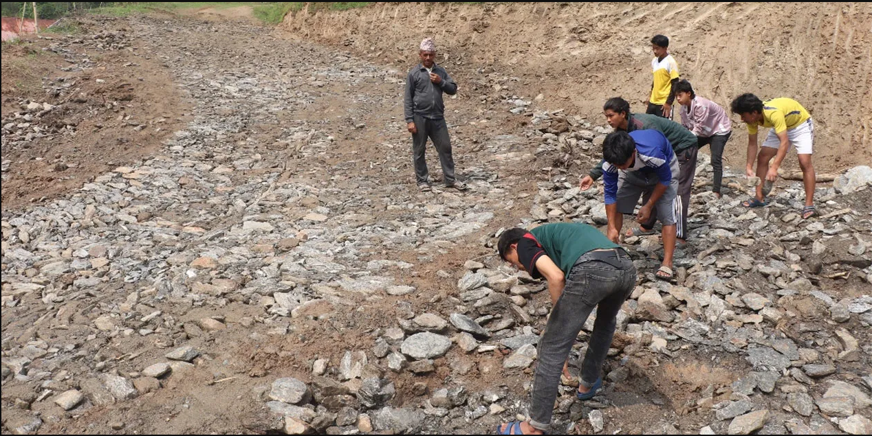 भोजपुर-खोटाङ जोडिने कोट-पाँचधारे सडक खण्ड स्तरोन्नति हुँदै