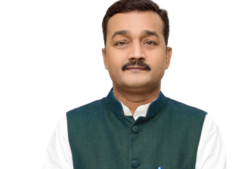 डाक्टर र नर्सले पाएको लाइसेन्सलाई कमजोर ठान्नु हुँदैन : मन्त्री यादव