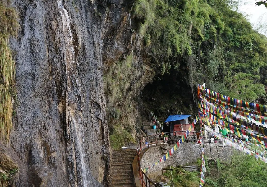 थासाङको नयाँ गन्तव्य गुरुसाङ्वो गुफा
