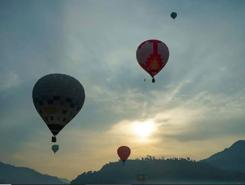 पोखरामा अन्तर्राष्ट्रिय हट एयर बेलुन फेस्टिभल सुरु