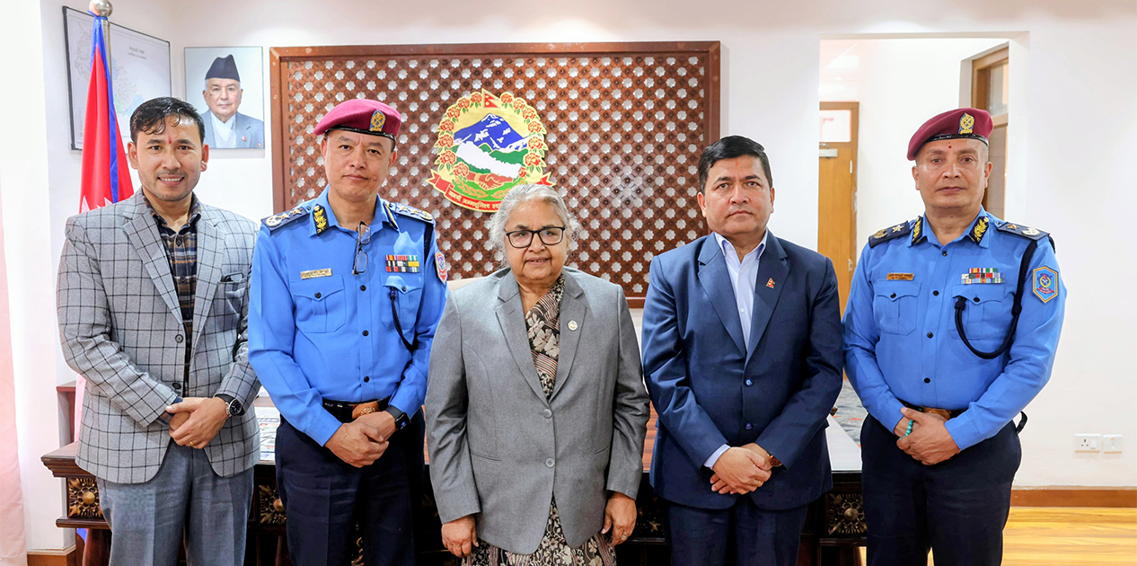 प्रधानमन्त्री कार्कीसँग नेपाल प्रहरी प्रमुख खापुङ्गको विदाइ भेट