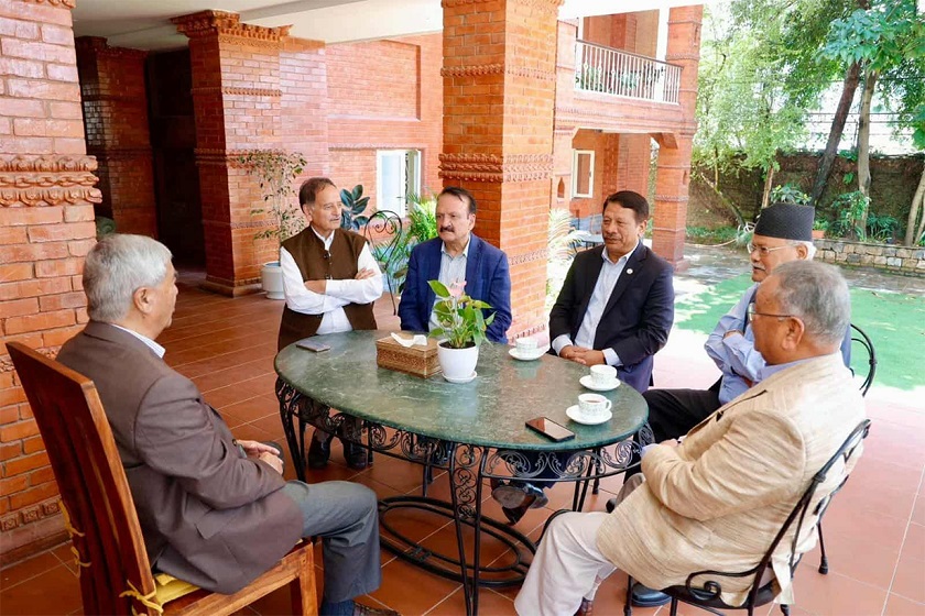 कांग्रेसका पाँच पदाधिकारी देउवालाई भेट्न बुढानीलकण्ठ पुगे