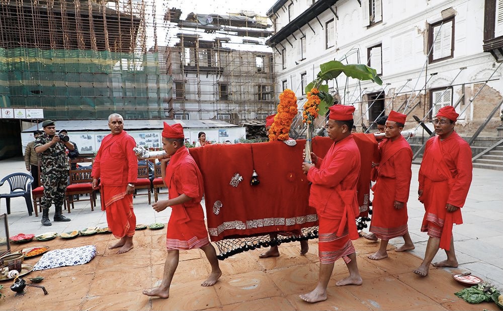 शुभसाइतको प्रतीक फूलपाती भित्र्याइँदैः दशैँ चहलपहल शुरु