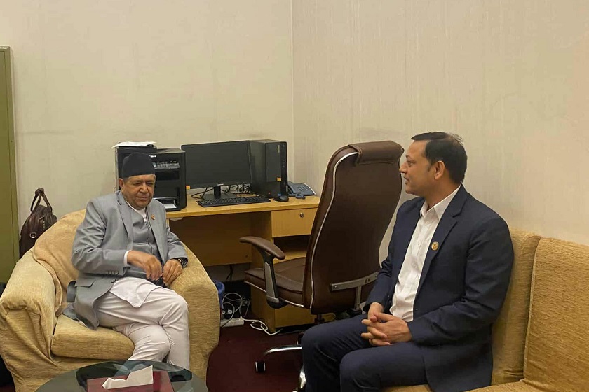 संसदको अवरोधबारे सभामुख घिमिरेद्वारा डीपी अर्याल र राजेन्द्र लिङ्देनसँग छलफल