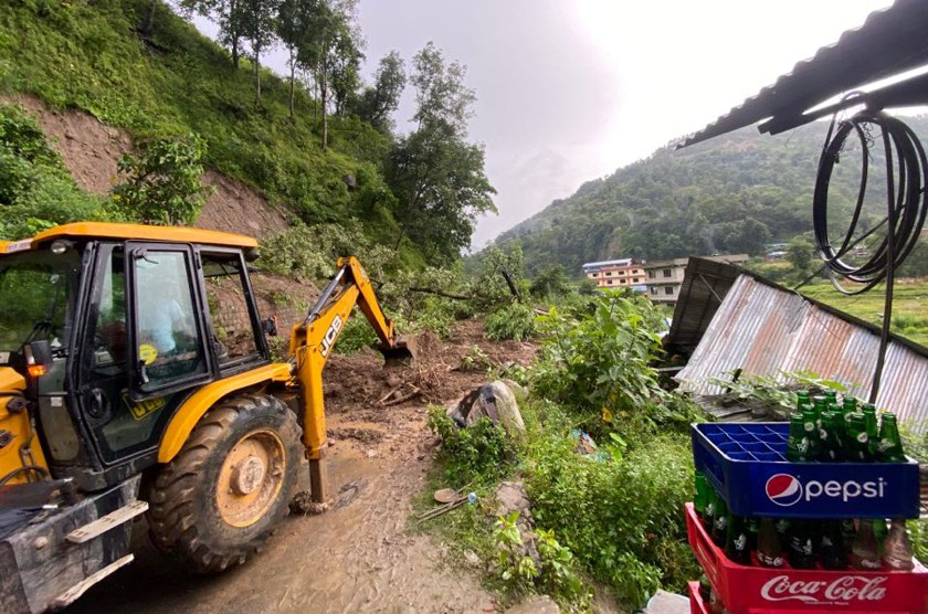 सिन्धुपाल्चोकमा पहिरोले १० जनाको ज्यान लियो, विभिन्न गाउँमा ठूलो क्षति