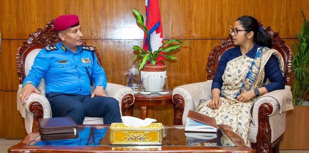 सुनिता डंगोल र प्रहरी महानिरीक्षक कार्कीबीच भेटवार्ता