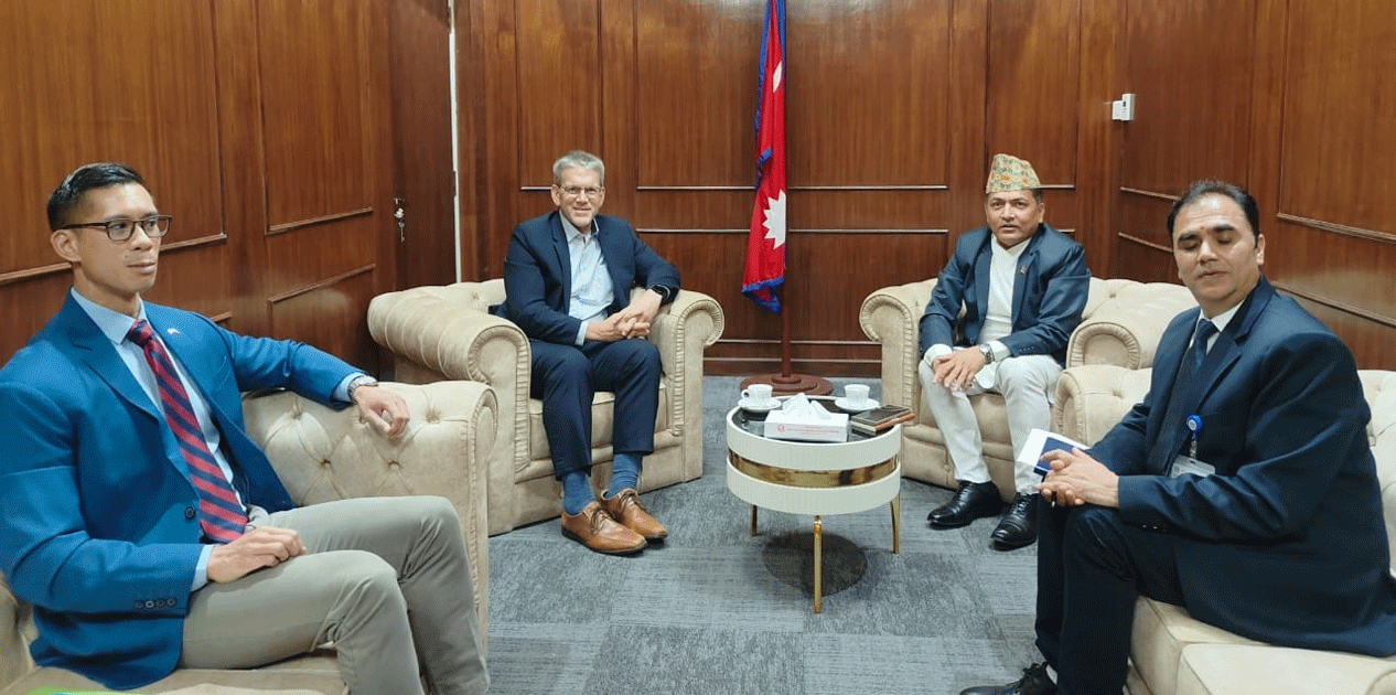 मुख्यसचिव र अमेरिकी राजदूतबीच भेटवार्ता