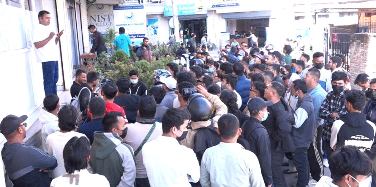 कोरिया पठाउन ढिलाइ भएको भन्दै ईपीएस शाखामा आन्दोलन सुरु