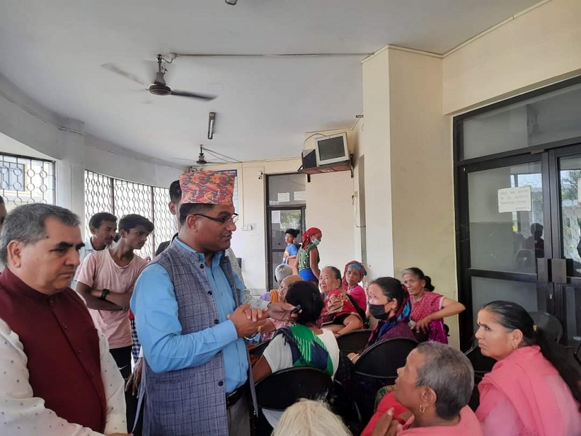 समयमा अस्पताल नआउने चिकित्सकलाई कारवाही गर्न स्वास्थ्यमन्त्री जाेशीकाे निर्देशन