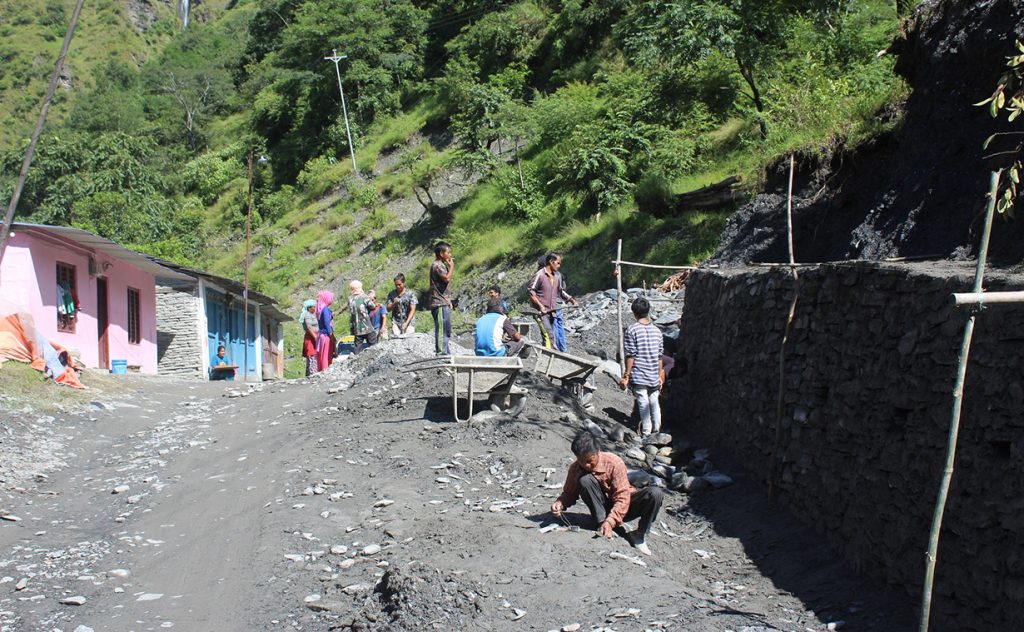 ढिलासुस्तीले थलिए म्याग्दीका सडक योजना